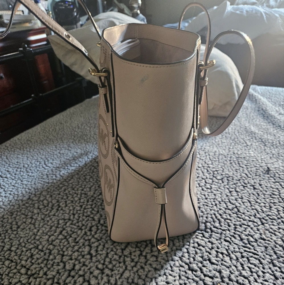 Hand bag